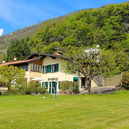 Vento Breva Garten Apartment Domaso